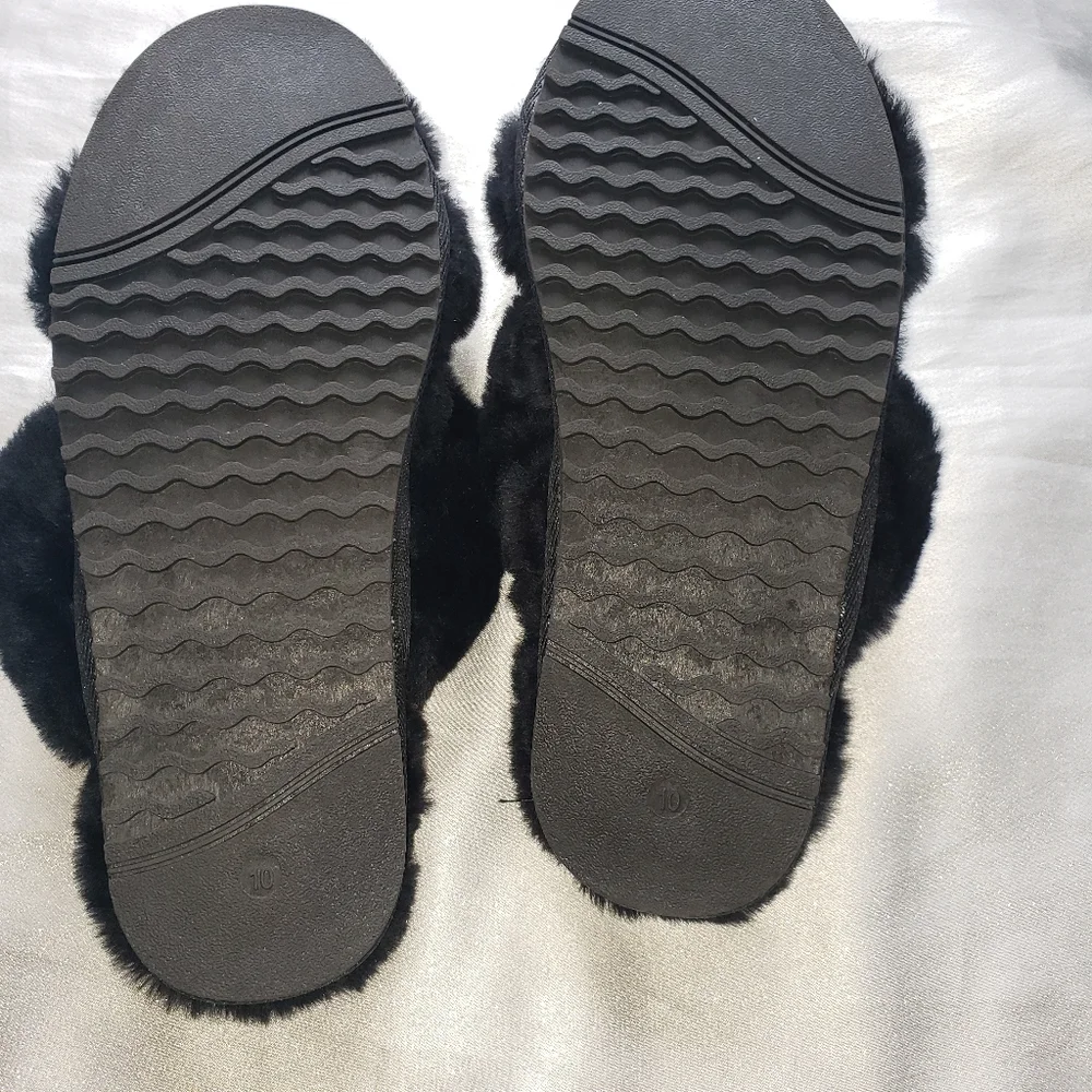 PATRICIA GREEN Mt. Hood Shearling Crisscross Slippers - Picture 5 of 7